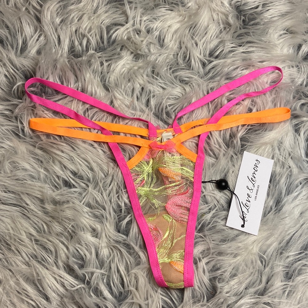 NWT Victoria’s Secret for love and lemons tulip floral thong Panty